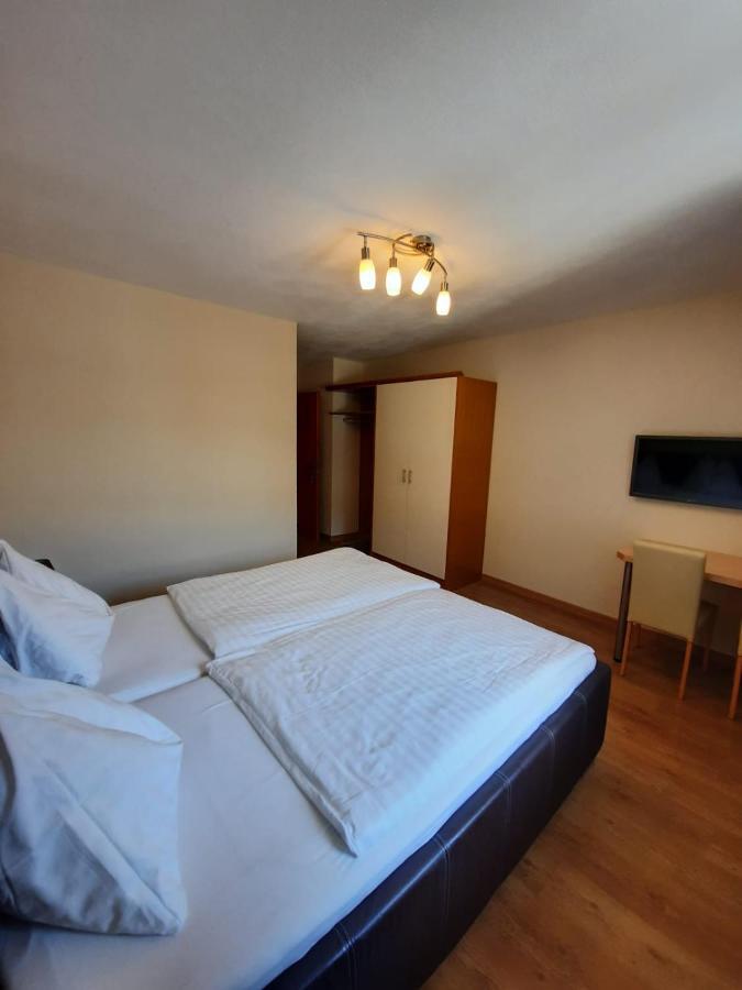 Kreuzinger, 5310 Affittacamere